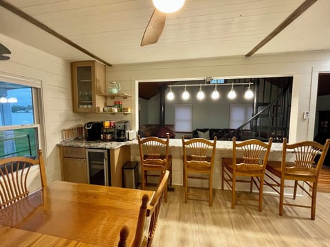 Dining bar with seating for 4