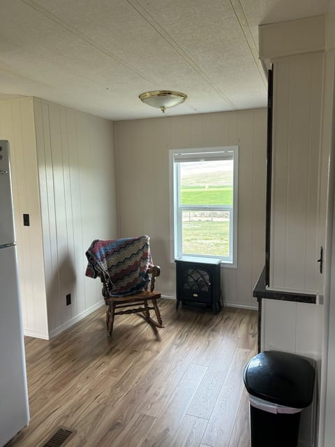 Kitchen sitting area