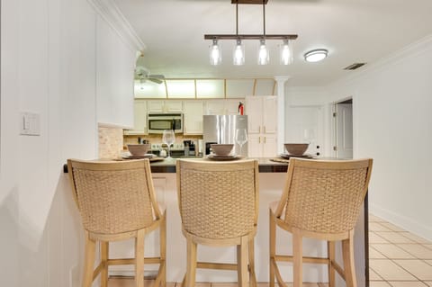 Kitchen | Blender | Ice Maker | Spices | Toaster