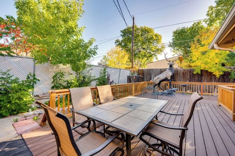 Deck | Outoor Dining | Charcoal Grill | Elk Statue