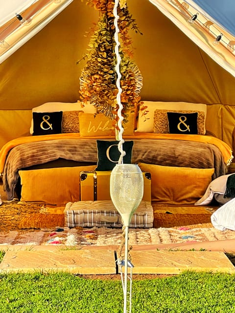 Luxury bell tent sleeps up to 6 with quality bedding and rugs / throws etc 