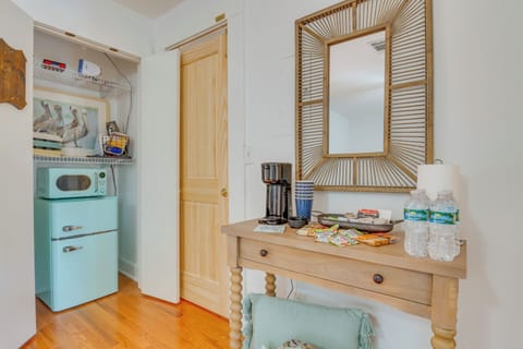 Kitchenette | Coffee Maker | Snacks