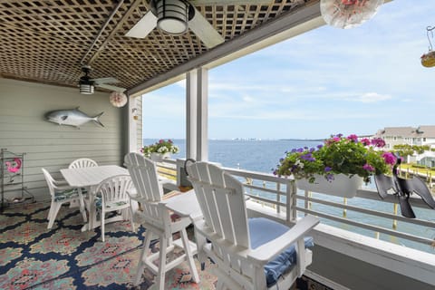 PC825: The Hook | Private Covered Deck