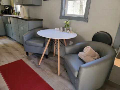 "a perfect  weekend getaway. You will not regret booking here !" -Jerald