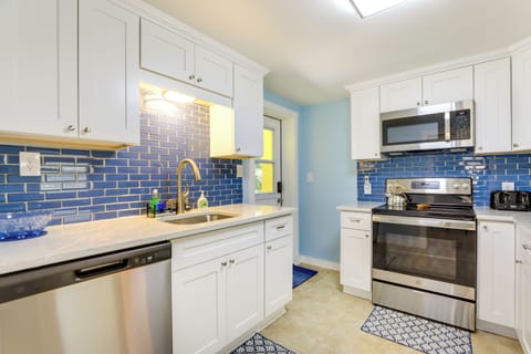 Kitchen | Dishware & Flatware | Coffee Maker | Toaster