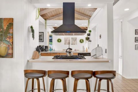 Elegant kitchen vent