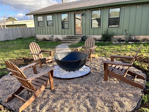 Great area to catch up and drink wine. Ash & Ember fire bowl & Polywood chairs