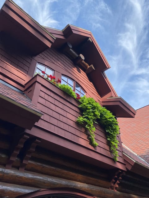 Cast Iron Guesthouse front view.