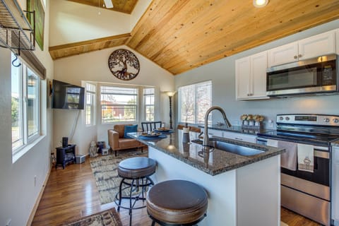 Lakeside Vacation Rental | 1BR | 1BA | 392 Sq Ft | 3 Steps to Enter