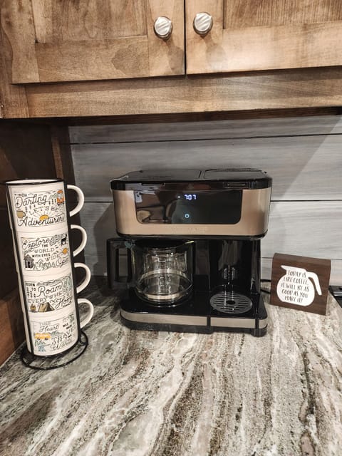Coffee maker kcup or grounds