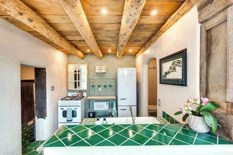 Kitchen | Cooking Basics & Spices | Coffee Maker | Trash Bags & Paper Towels