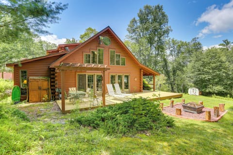 Milanville Vacation Rental | 3BR | 2BA | 3,000 Sq Ft | Stairs Required