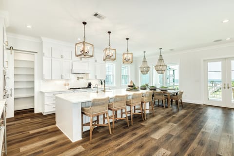 Sit up to 4 at the large kitchen island