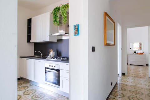 Kitchen -Apartment-IL MANDORLO-Affitti Brevi Italia
