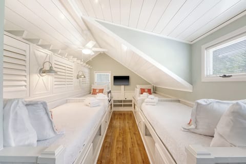 The original Cool Kids Loft!  Smart TV