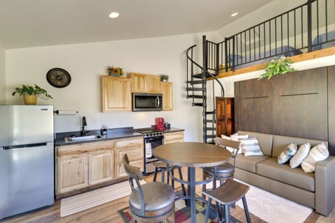 Kitchen | Cooking Basics | Coffee Maker | Paper Towels/Trash Bags Provided