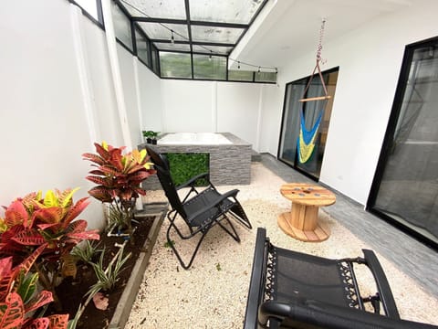 Garden / jacuzzi