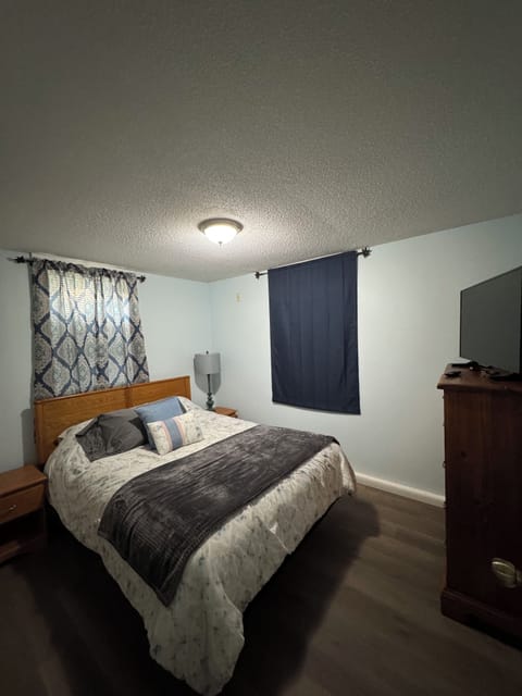 Queen bed