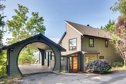 Home Exterior | Driveway Parking (2 Vehicles) | Carport Parking (1 Vehicle)