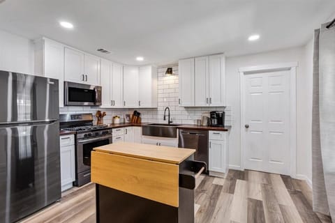 Fully equipped kitchen to serve all of your cooking needs!