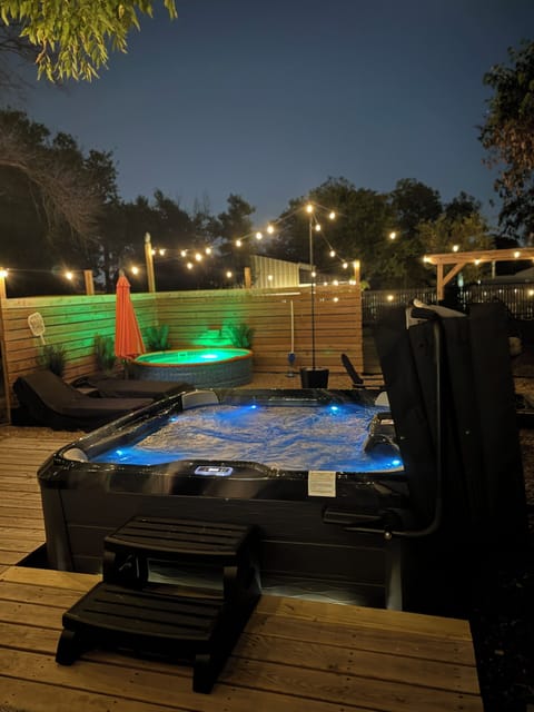 A relaxing Texas evening with the hot tub and cowboy pool!