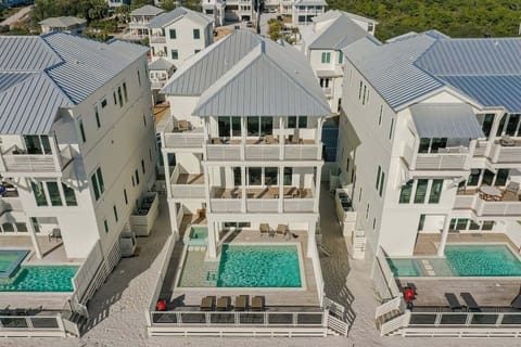 3-story house with private heated pool and elevator