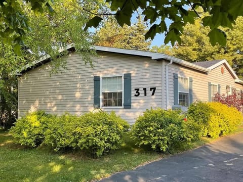 Welcome Home to Beach Walk Getaway - Where Flip-Flops are the Dress Code