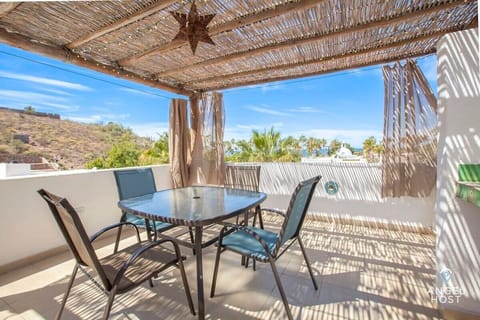 There’s an outdoor dining table for entertaining
