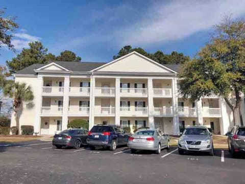 Front View 5040 Windsor Green Way, a nice quiet Condominium Community!