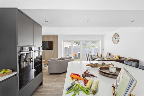 Fresh Escapes - Greenacre - Teignmouth - hot Tub - Sleeps 10