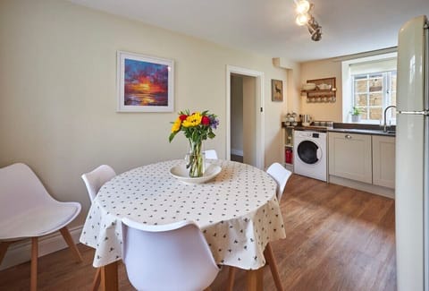 North Cottage, Newbrough - Host & Stay