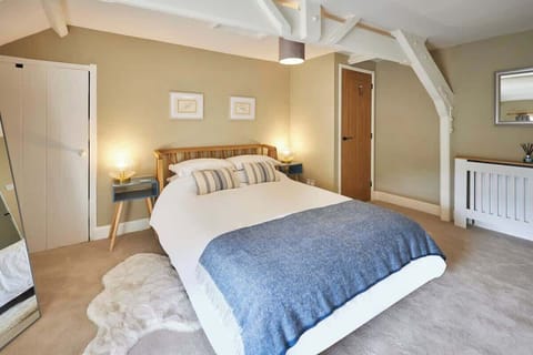 North Cottage, Newbrough - Host & Stay