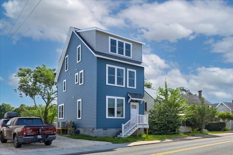 Welcome to Brand New High Tide Hideaway!