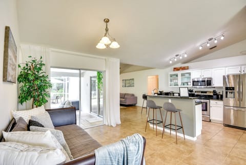 Den | Twin Daybed w/ Twin Trundle Bed | Pack 'n Play