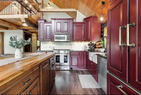 All Stainless steel appliances, and dishwasher