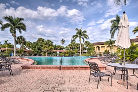 Naples Vacation Rental | Studio | 1BA | 1 Small Step Required | 280 Sq Ft