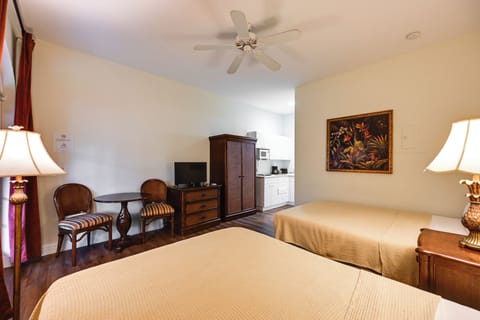 Naples Vacation Rental | Studio | 1BA | Step-Free Access | 280 Sq Ft