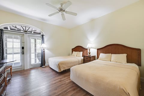Naples Vacation Rental | Studio | 1BA | 275 Sq Ft | Step-Free Access