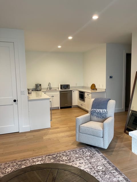 Downstairs Kitchen with Microwave / Refrigerator / Coffee Maker