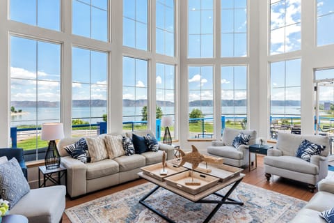 Sunrise Resort's Great Room living area