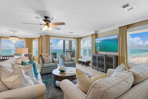 24-Crystal-Dunes-407-Living