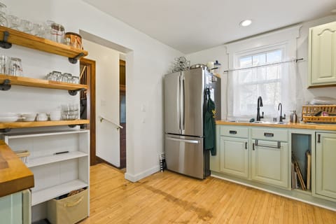 Enter the home walk to the left to enter the kitchen