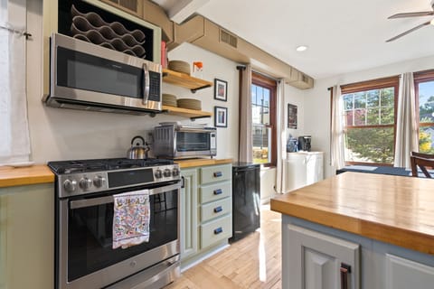 Modern appliances include a gas range