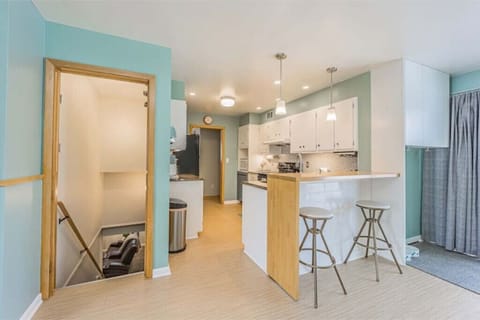 kitchen with breakfast bar