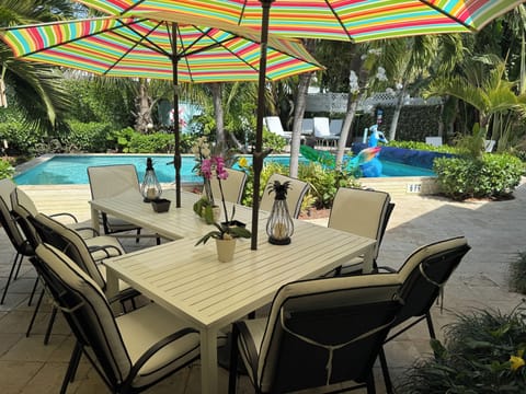 Outdoor dining and seating, 9ft market umbrellas.