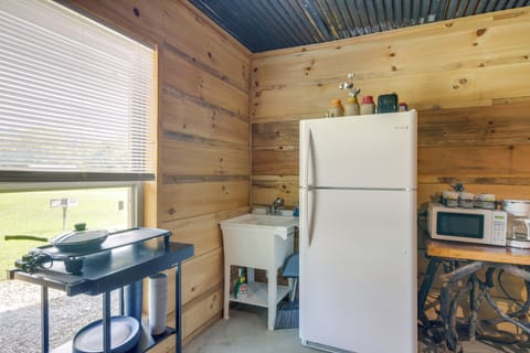 Studio | Kitchenette | Coffee Maker | Hot Plate