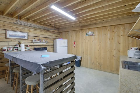 Studio | Kitchen | Main Level | Dishware + Flatware | Cooking Basics