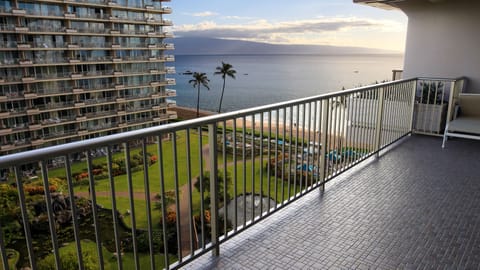 819_balcony-2