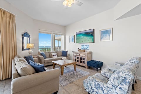 23-Crystal-View-304-Living