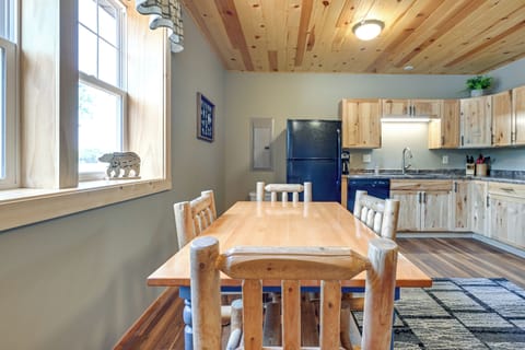 Dining Area | Dishware/Flatware | Trash Bags/Paper Towels